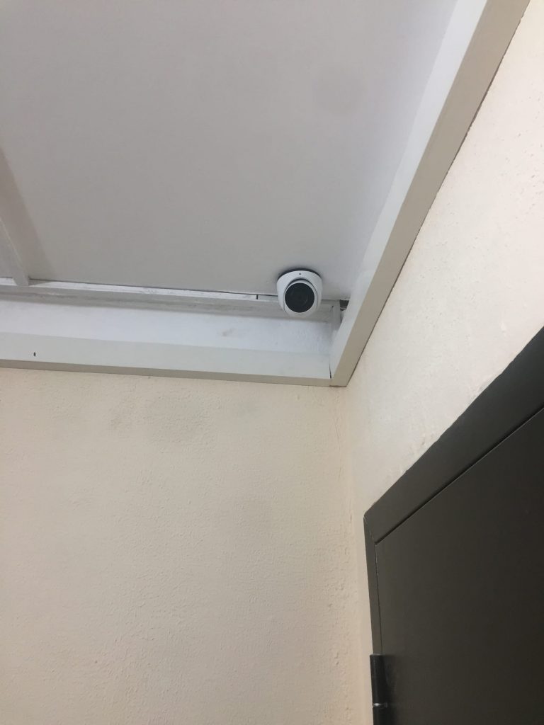 27.04.2022 Установка камер видеонаблюдения на этажах