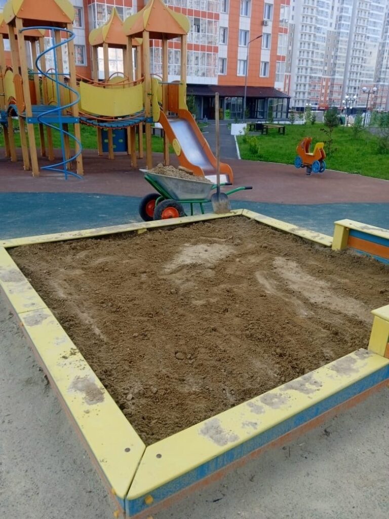 Замена песка в песочницах