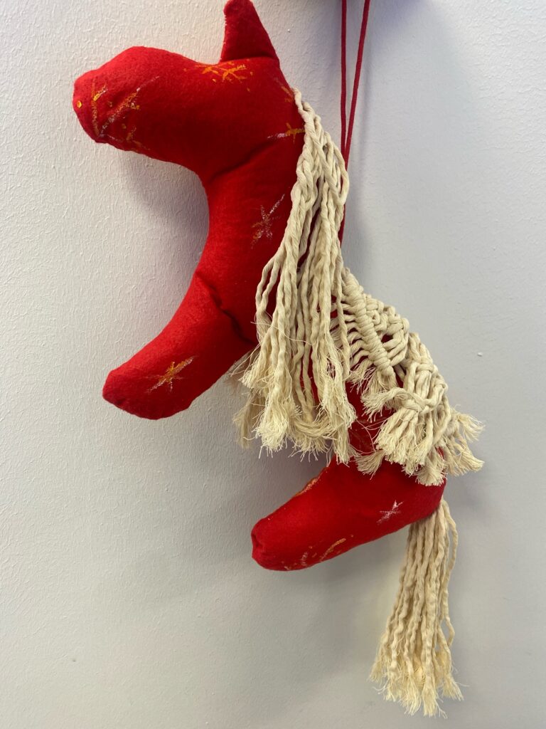 Аня, 11 лет и Ульяна. 5 лет, 41-44